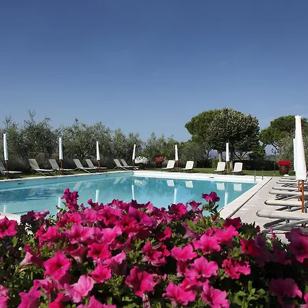 Отель Borgo Tre Rose Valiano
