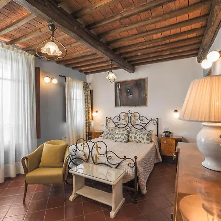 Hotel Borgo Tre Rose 3*