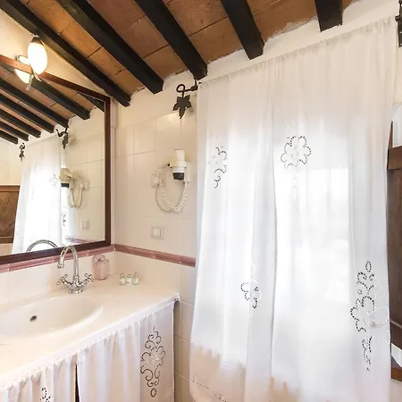 Borgo Tre Rose Hotel
