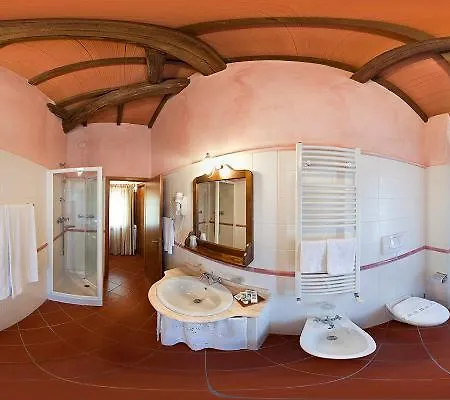 Отель Borgo Tre Rose Valiano